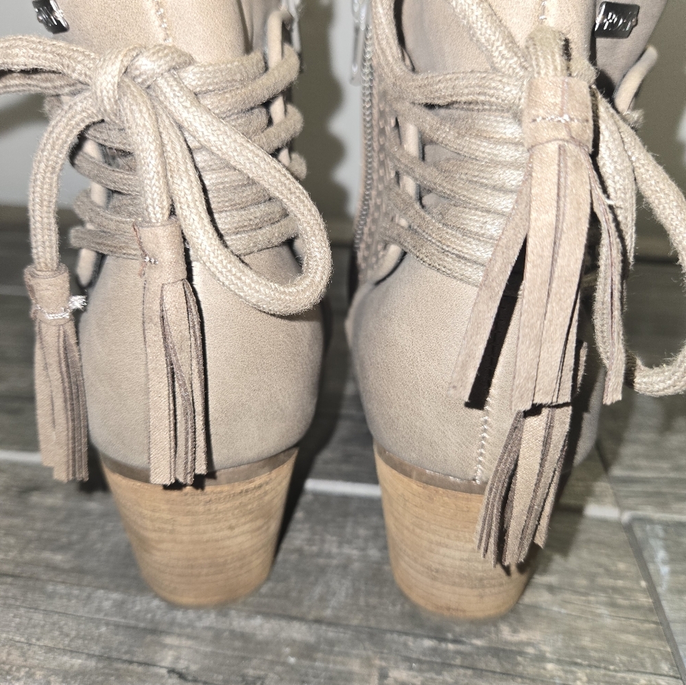 Roxy Devon Charcoal Embossed Ankle Boot Size 5.5 … - image 5